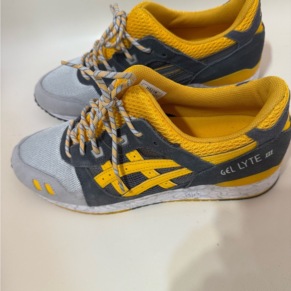 Asics Gel Lyte Iii Sneakers In Yellow And Gray - Main Image